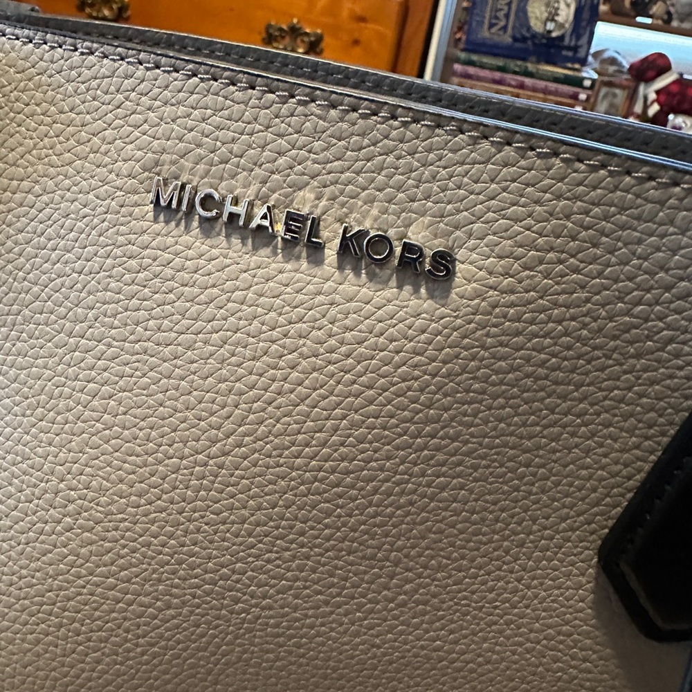 Michael Kors Small Bonded Bag - Picture 3 of 4